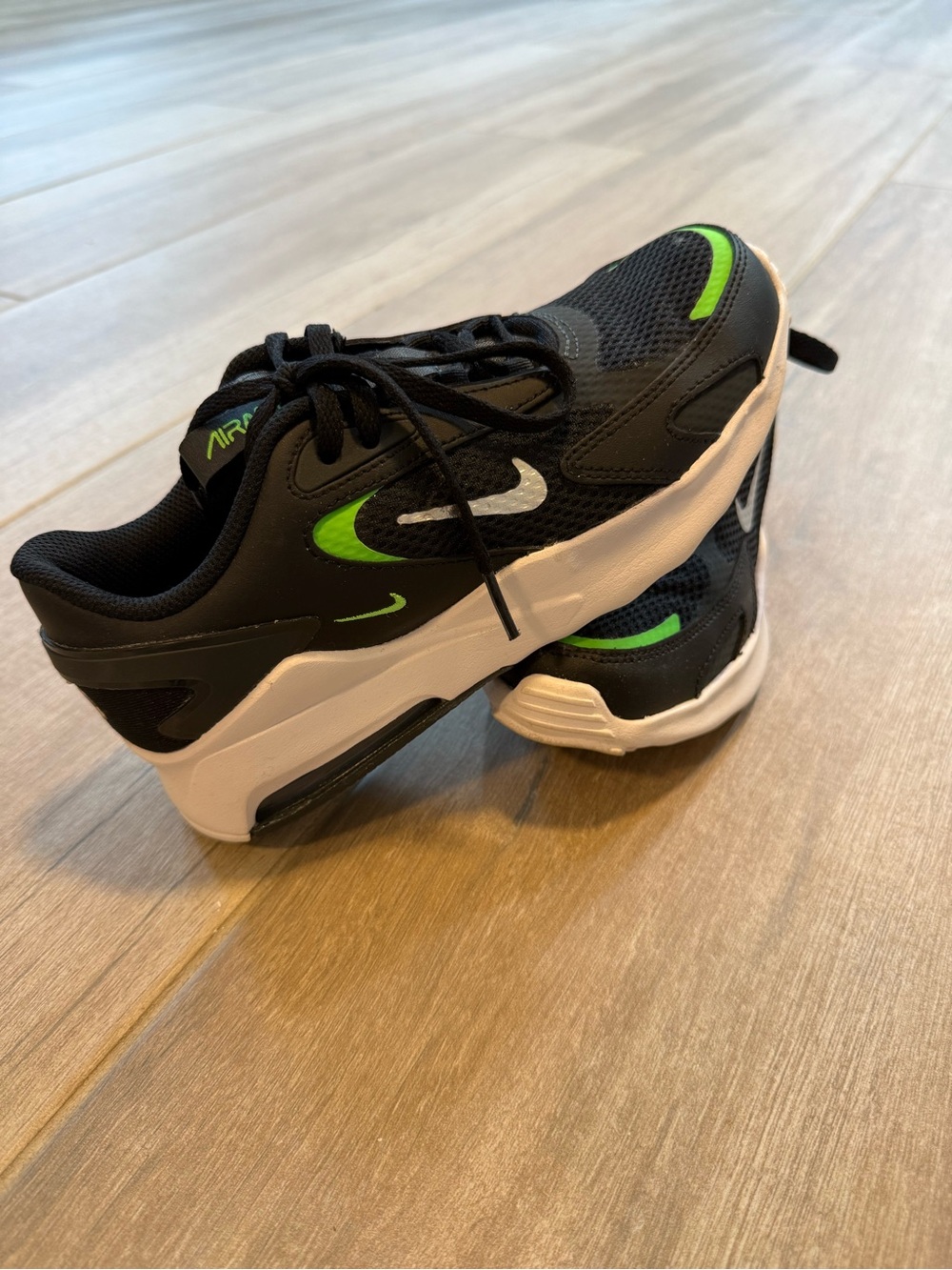 Nike Kids Black and Neon Green airmax sneakers